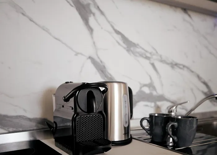 Appartement Just Urban Stays - Strategic 1-Br With Balcony - Duomo And City Life Milaan