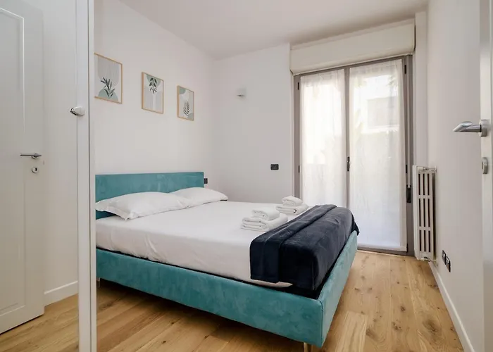 Just Urban Stays - Strategic 1-Br With Balcony - Duomo And City Life Milaan